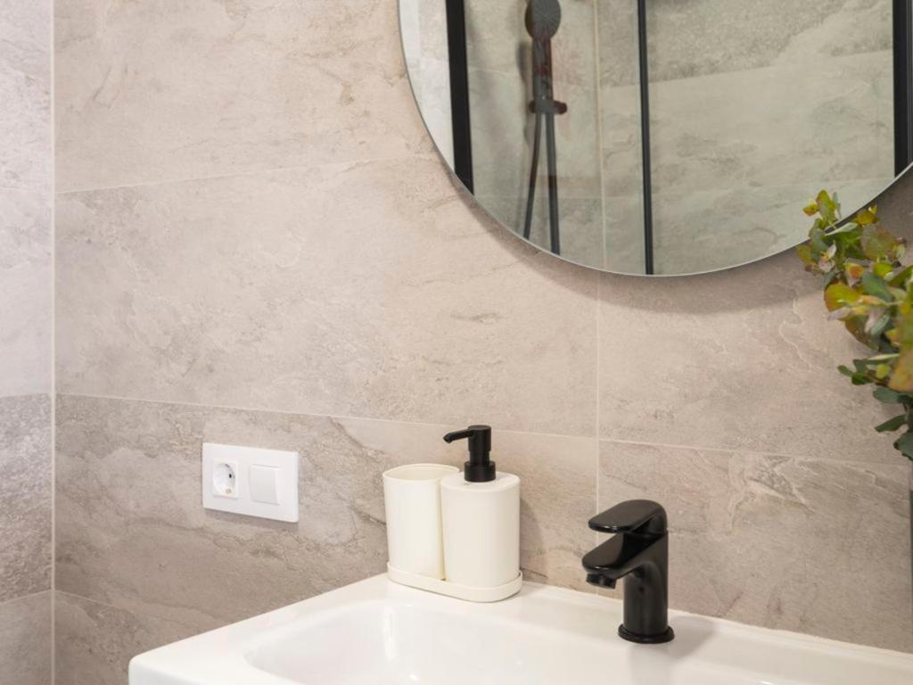 Elegante Apartamento En El Centro. Nuevo! Santander Bagian luar foto